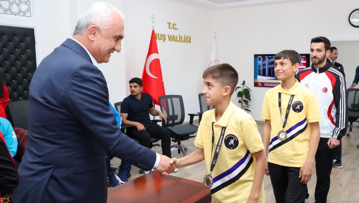 Başarılı Sporcularımız Valimiz Tarafından Ödüllendirildi
