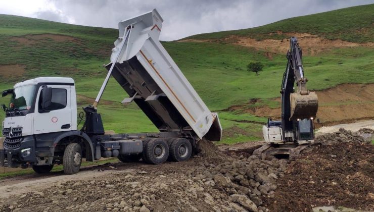 Yağışlardan Etkilenen Yollarımız Onarılıyor