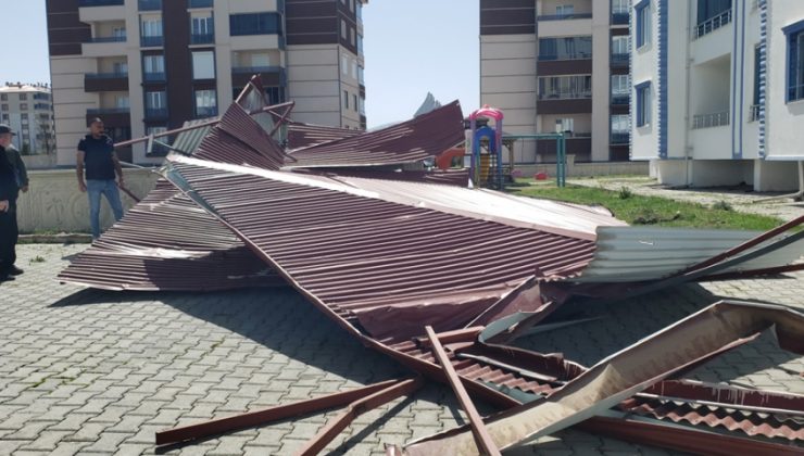 Muş’ta Şiddetli Rüzgar Nedeniyle Çatılar Uçtu 1 Yaralı
