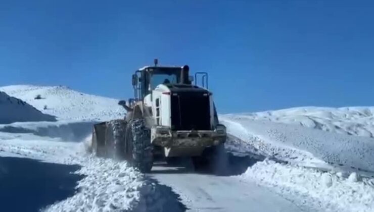 Tipi Nedeniyle Kapanan Derecik-Ilıca-Ağıllı Grup Köyü Yolu Ulaşıma Açıldı