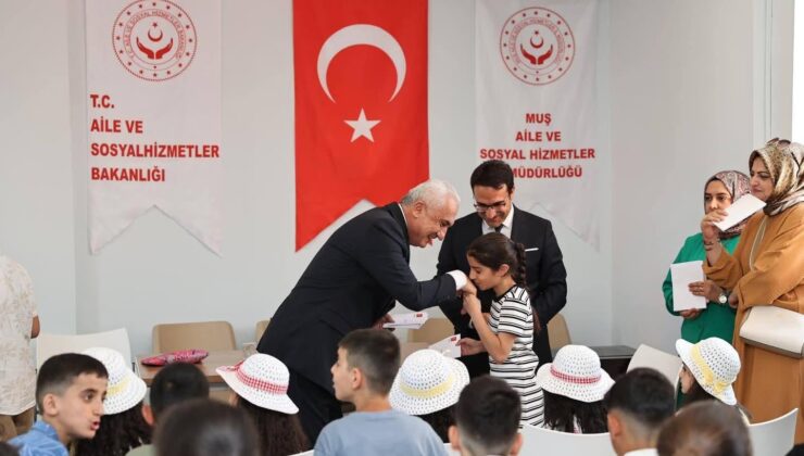 Vali Avni Çakır, Kurban Bayramı’nda Çocuklarla Bayramlaştı