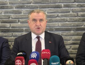 Gençlik ve Spor Bakanı Osman Aşkın Bak Muş’ta Basın Mensuplarıyla Buluştu