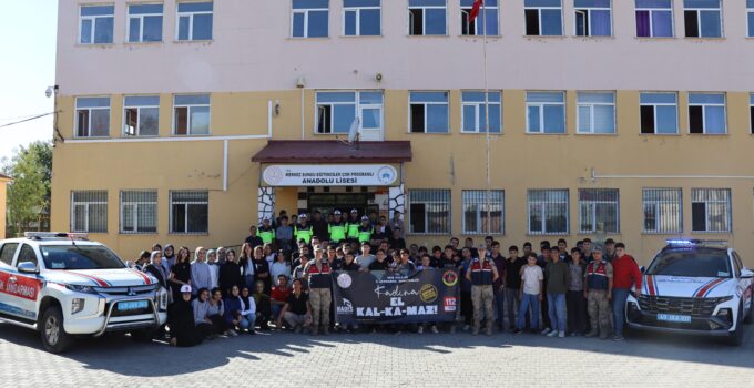 Muş’ta Öğrencilere Jandarma Tarafından Eğitim Verildi
