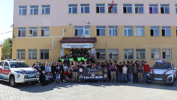 Muş’ta Öğrencilere Jandarma Tarafından Eğitim Verildi