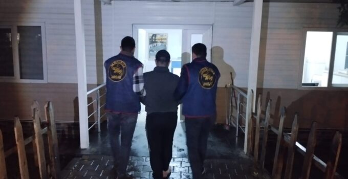 Uyuşturucu Ticareti Suçundan Aranan Şahıs Jandarma Ekiplerince Yakalandı