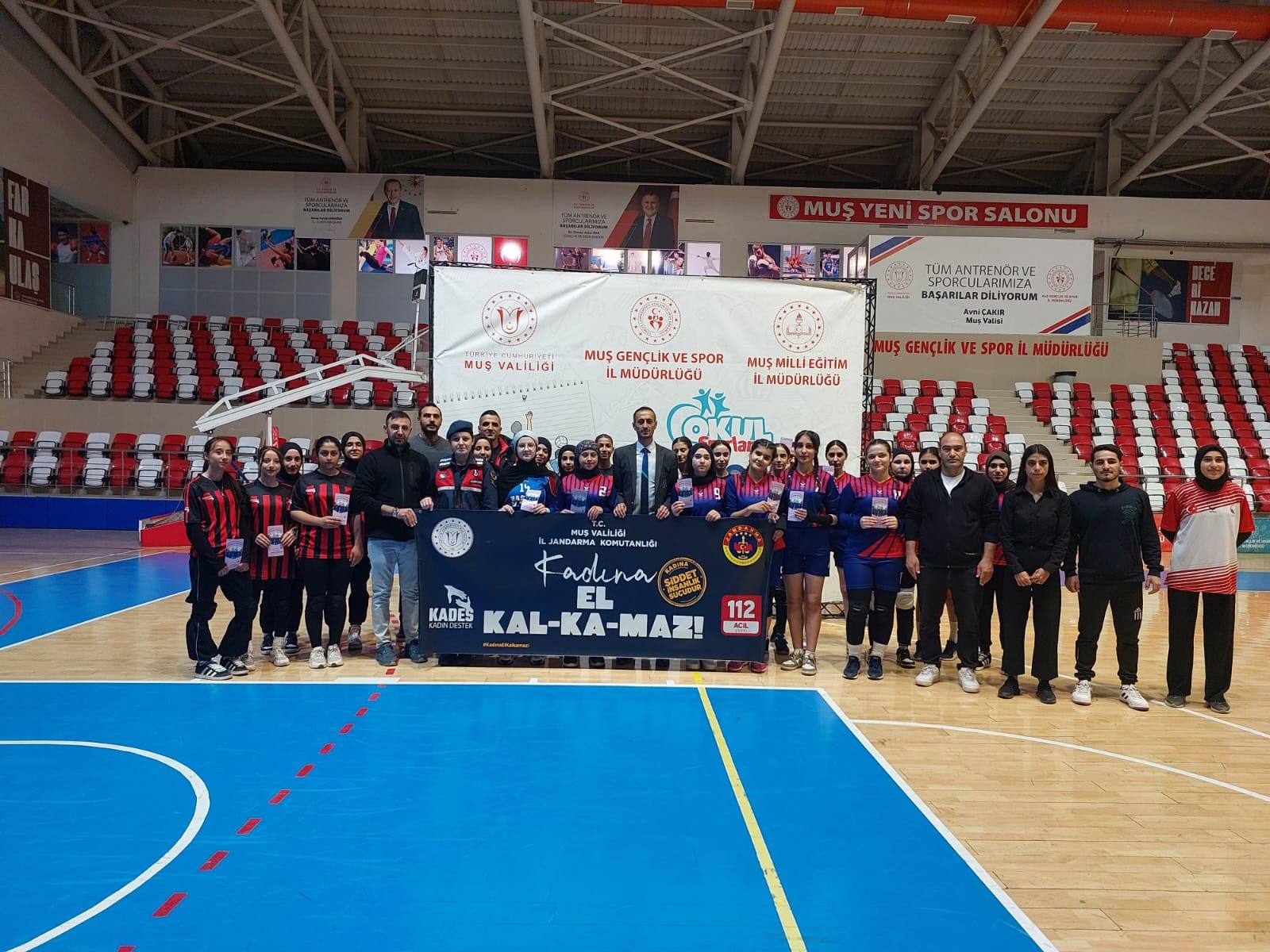 Muş’ta “Kadına El Kalkamaz” Farkındalığı Voleybol Maçında Anlatıldı