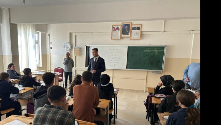 İl Milli Eğitim Müdürü Altay, TOBB Sosyal Bilimler Lisesini Ziyaret Etti