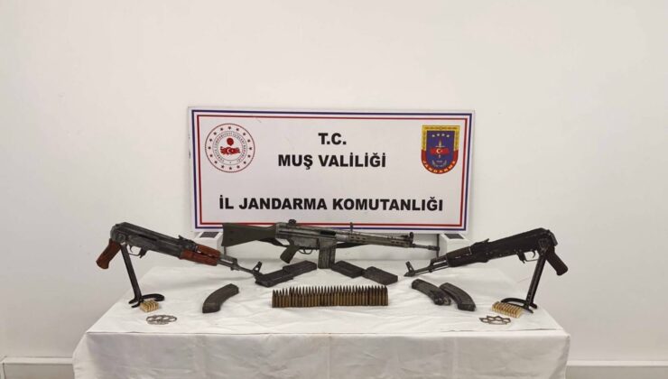 Muş’ta Evde Çok Sayıda Kalaşnikof ve G-3 Ele Geçirildi