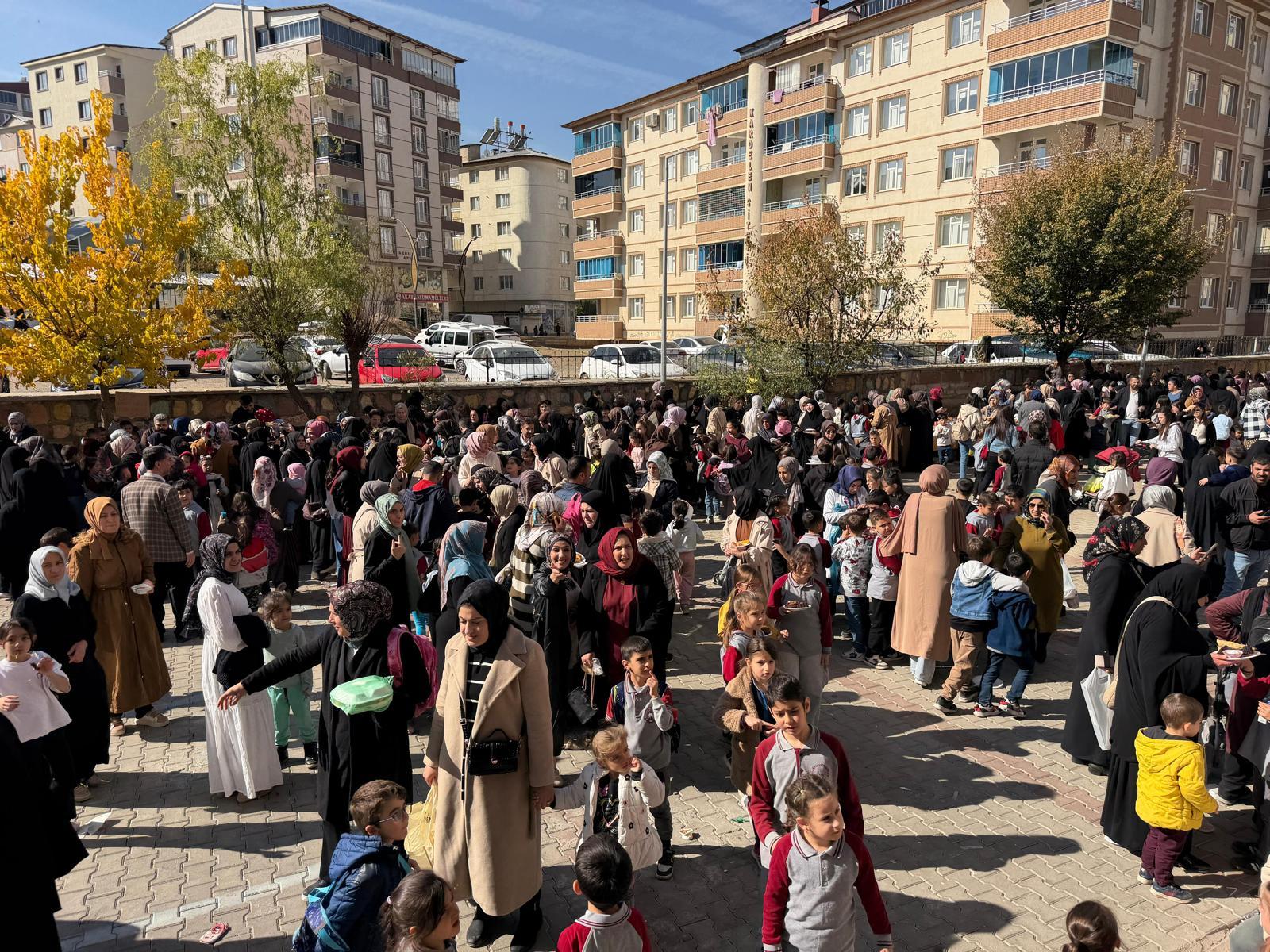 Muş’ta Fatih İlköğretim Okulu’ndan Filistin’e Destek Kermesi: 200 Bin TL’nin Üzerinde Bağış Toplandı
