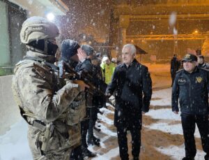 Vali Avni Çakır’dan Yılbaşı Gecesi Sahadaki Ekip ve Güvenlik Birimlerine Ziyaret