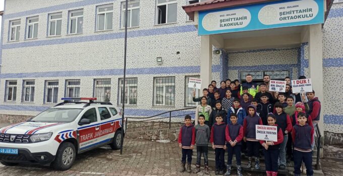 Öğrencilere Trafik Güvenliği Semineri Verildi