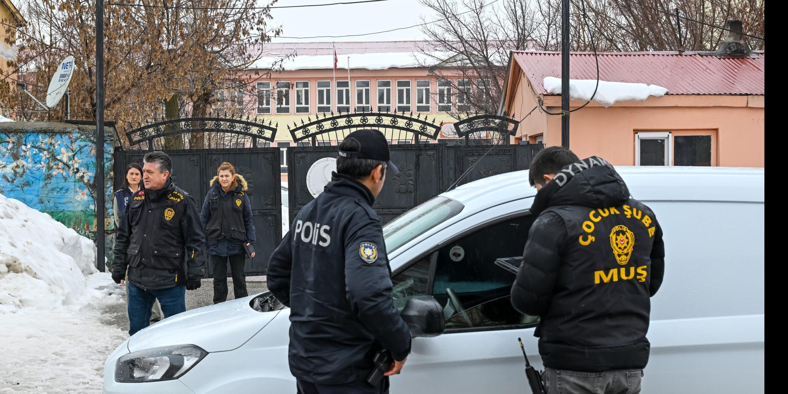 Muş Emniyet Müdürlüğü’nden Okul Çevrelerinde Güvenlik Uygulaması