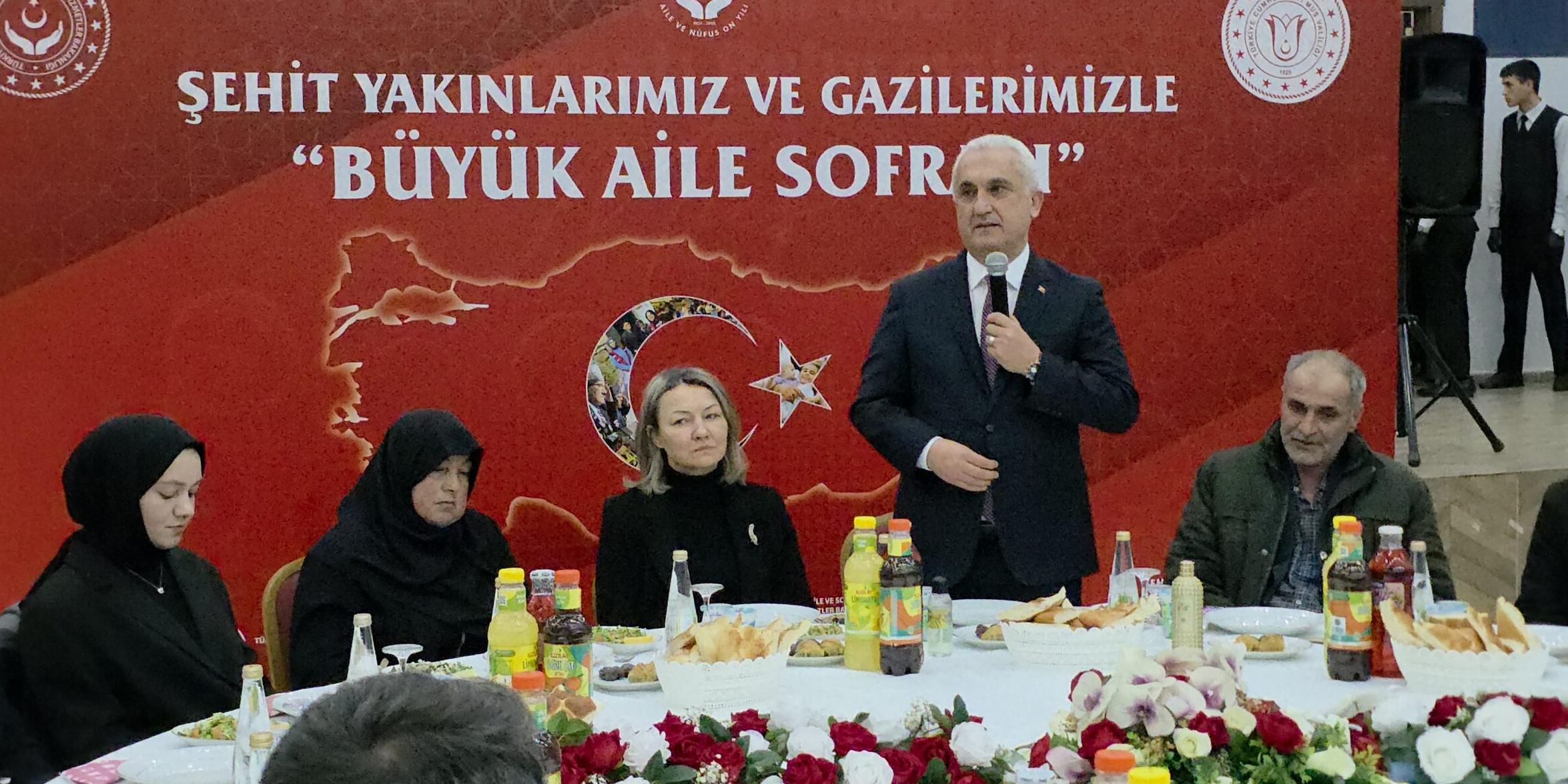 Vali Avni Çakır, Şehit Aileleri ve Gazilerle “Büyük Aile Sofrası”nda Buluştu
