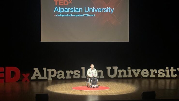 “Ayakta Durmak, Yürümek Değildir ”: Muşlu Eğitimci Serdal Arslan TEDx Sahnesinde İlham Verdi