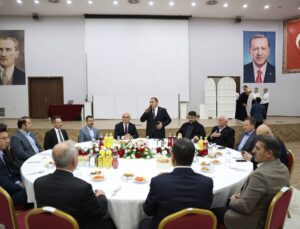 Muş’ta Muhtarlar ve Kurum Müdürleri İftarda Buluştu