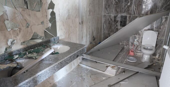 Muş Şehir Stadyumu’nda Büyük Hasar: Bursaspor Taraftarlarının Taşkınlığı Tepki Çekti