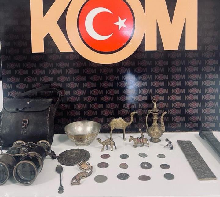 Muş’ta Tarihi Eser Operasyonu: 25 Parça Ele Geçirildi