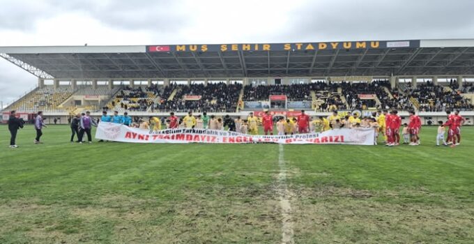 Muşspor Maçında Anlamlı Etkinlik: Özel Çocuklar Sahada Alkış Topladı