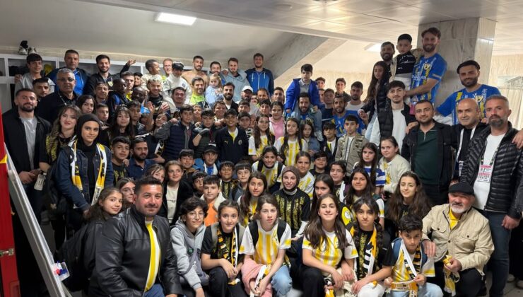 10 Kişiyle Tarihi Zafer! Muşspor’dan Adanaspor’a Gol Yağmuru