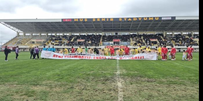 Muşspor Maçında Anlamlı Etkinlik: Özel Çocuklar Sahada Alkış Topladı
