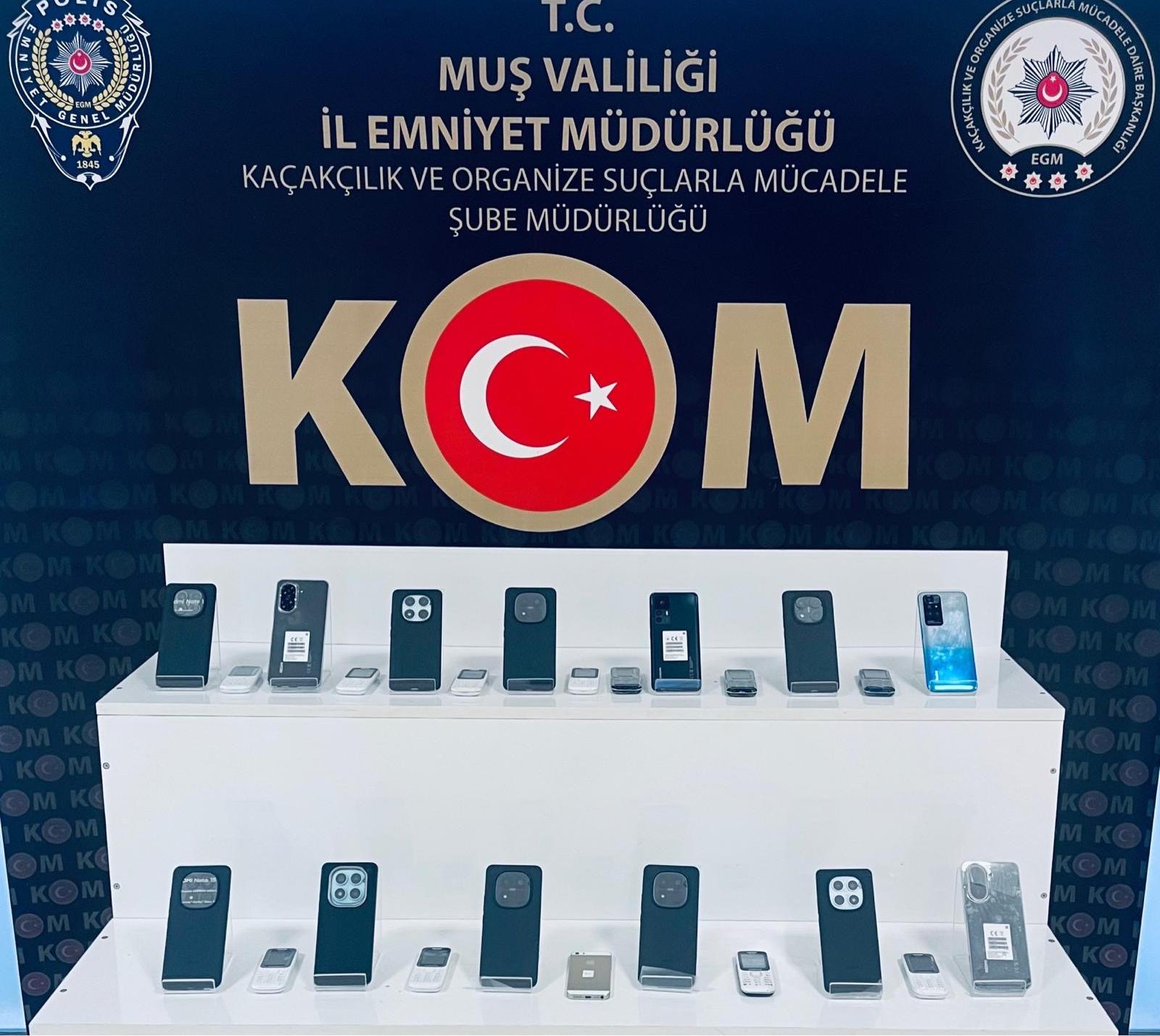 Muş’ta Kaçakçılık Operasyonu: 25 Kaçak Cep Telefonu Ele Geçirildi