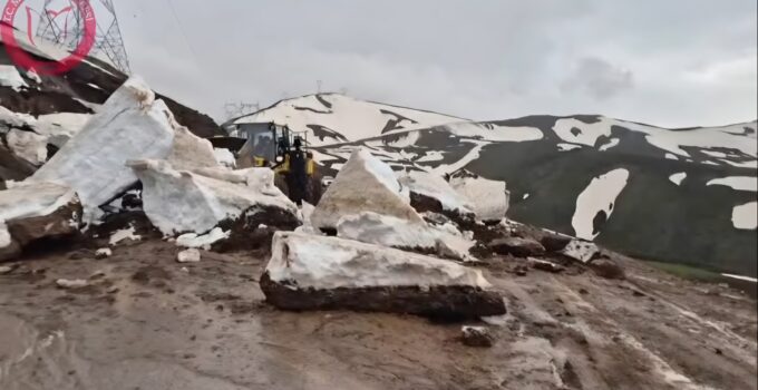 Çavuştepe–Üçevler Grup Yolunda Heyelan Sonrası Ulaşım Yeniden Sağlandı