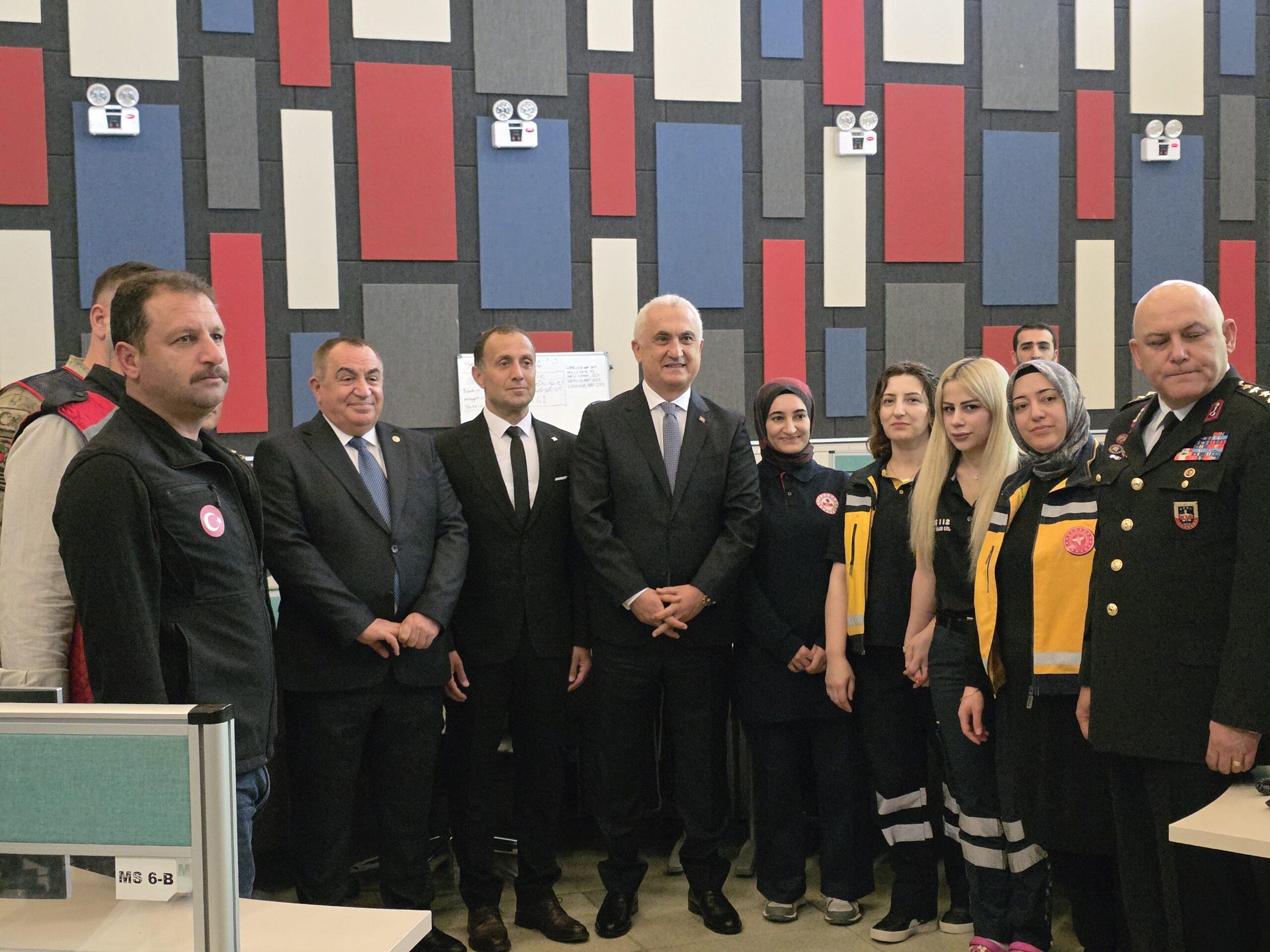 Muş’ta Bayramlaşma Programı: Vali Çakır’dan Trafik Uyarısı ve Görevli Personele Teşekkür