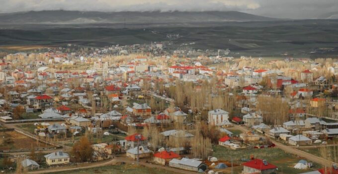 Muş’ta Arazi Anlaşmazlığı Kavgaya Dönüştü: Çok Sayıda Yaralı