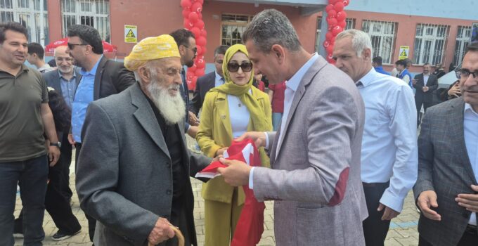99 Yaşındaki Kore Gazisine Anlamlı Hediye: Türk Bayrağıyla Duygu Dolu Anlar