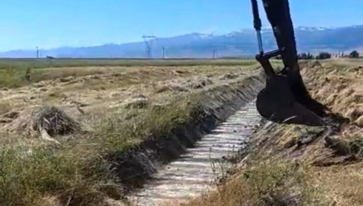 Muş Ovası’nda Sulama Kanallarında Islah ve Temizlik Çalışmaları Sürüyor