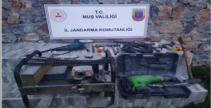 Muş’ta Kaçak Kazı Operasyonu: 3 Şüpheli Gözaltına Alındı